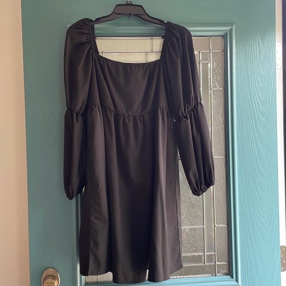 Black Dress - Picture 1 of 3